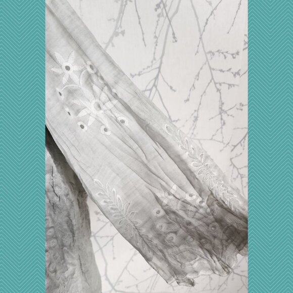 Simply Couture Paisley Embroidered Lace Olverlay Elastic Neck Top - Picture 3 of 6